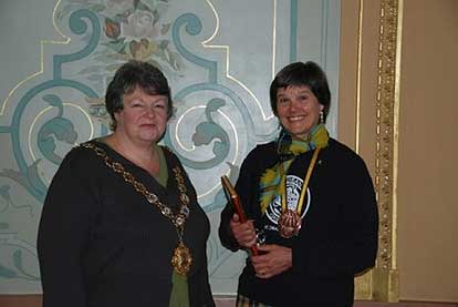 Gwenenen with the Mayor of the City of Greater Bendigo, Cllr Julie Rivendell