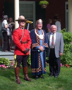 Barth Mur with Mountie in Canada